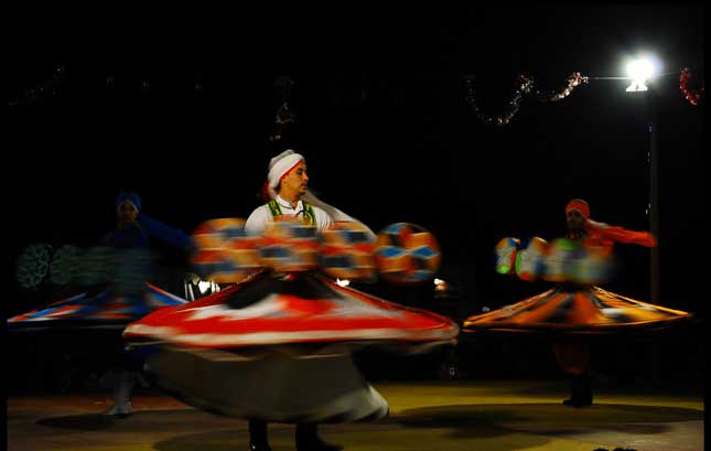 tanoura dance in Dubai Desert